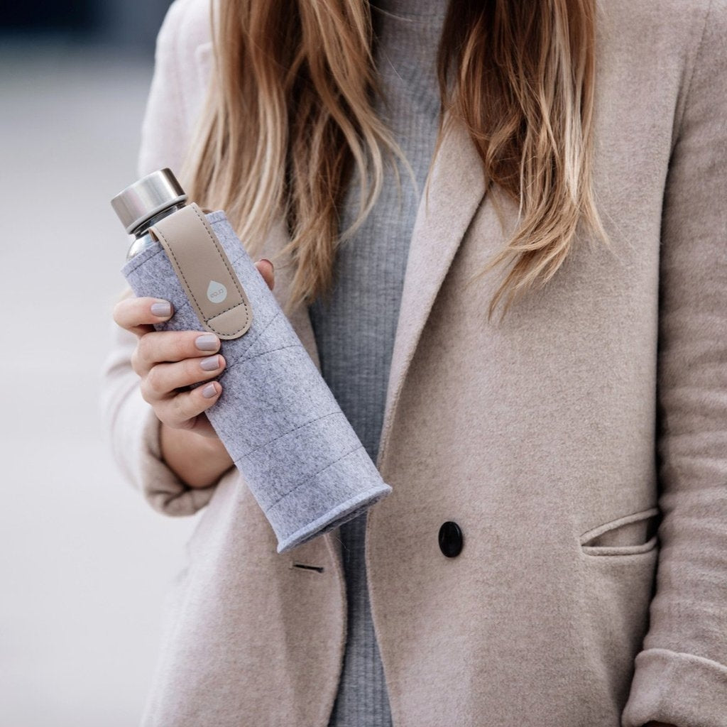 equa Mismatch Trinklasche aus Glas I Sand Sky commercial equa