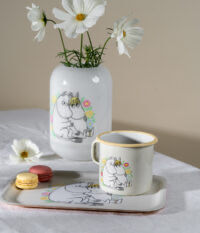 Muurla Moomin Emaillebecher 'Flowers' - 550 ml